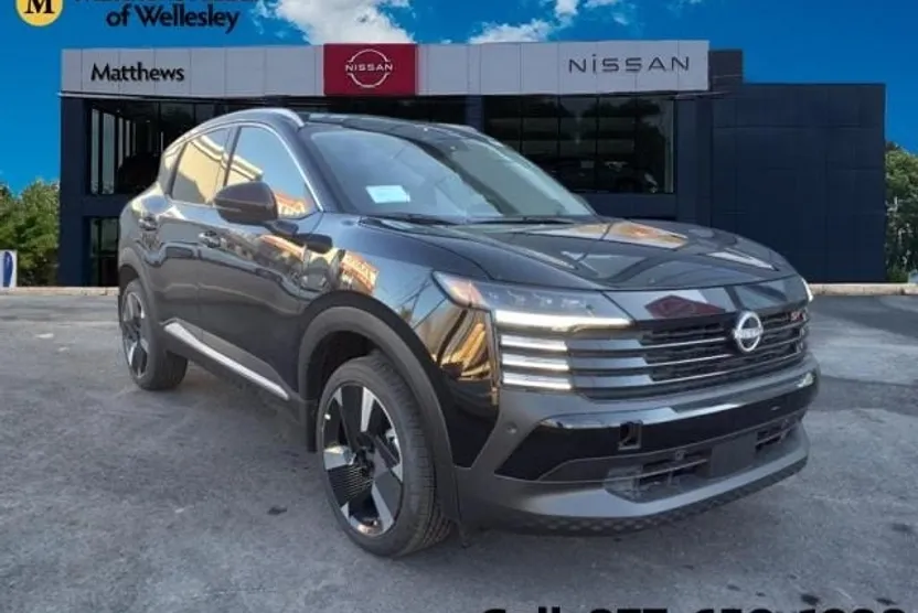 2025 Nissan Kicks SR photo 1