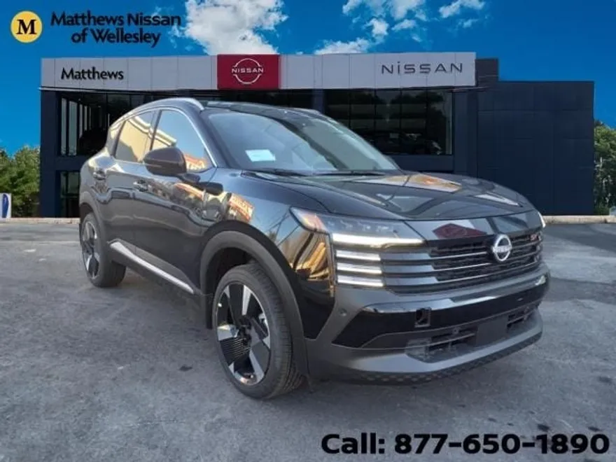 2025 Nissan Kicks SR photo 1
