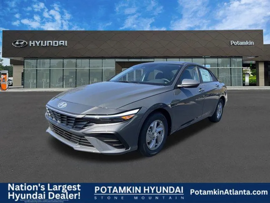 2025 Hyundai Elantra SE photo 1