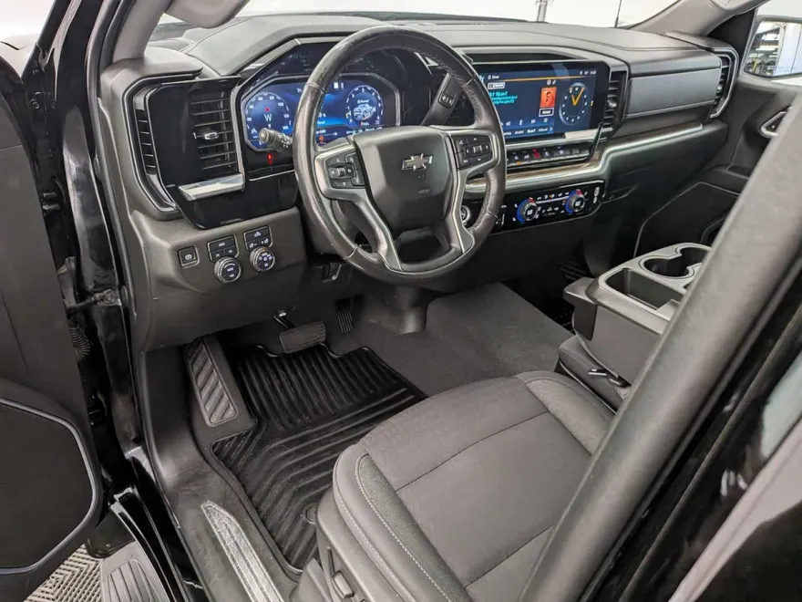 2022 Chevrolet Silverado 1500 RST photo 1