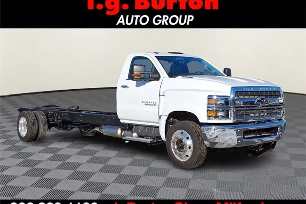 2024 Chevrolet Silverado 6500HD Work Truck photo 1
