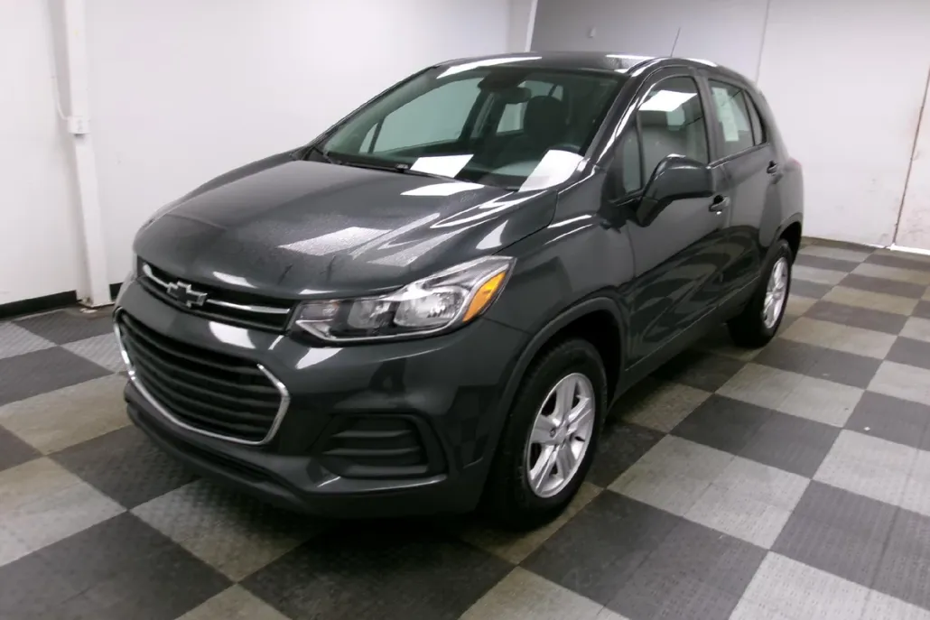 2020 Chevrolet Trax LS photo 1