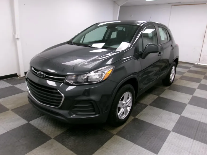 2020 Chevrolet Trax LS photo 1