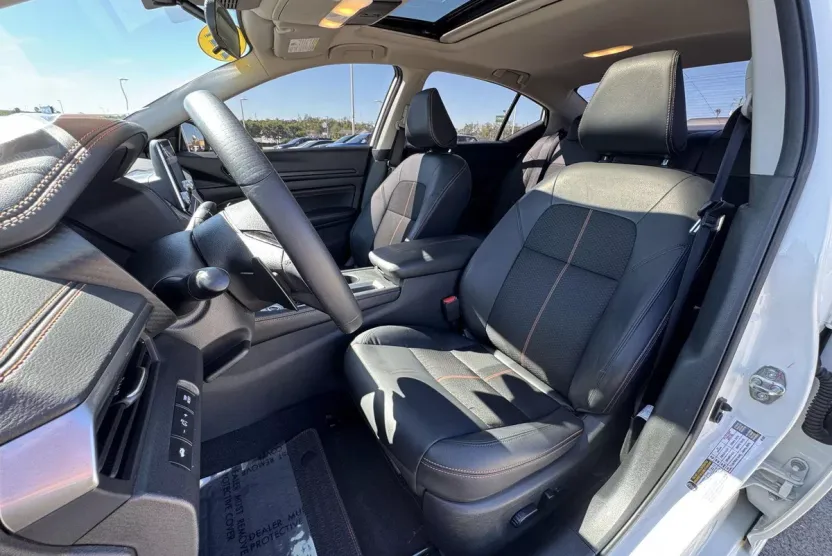 2021 Nissan Altima 2.5 SR photo 1