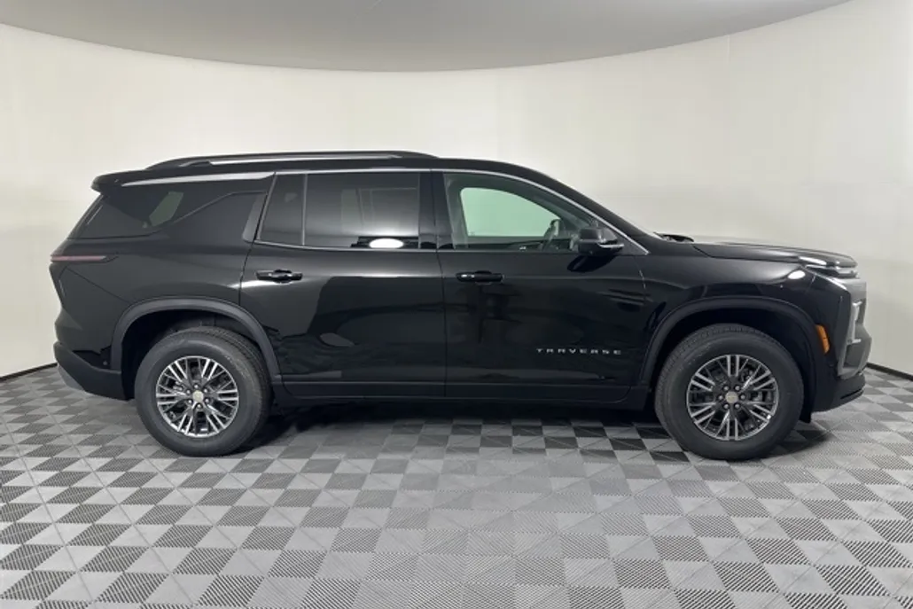 2026 Chevrolet Traverse photo 1