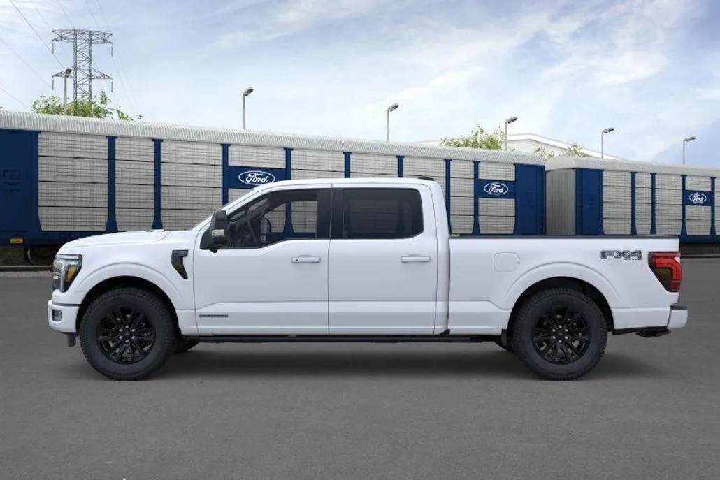 2025 Ford F-150 Platinum photo 1