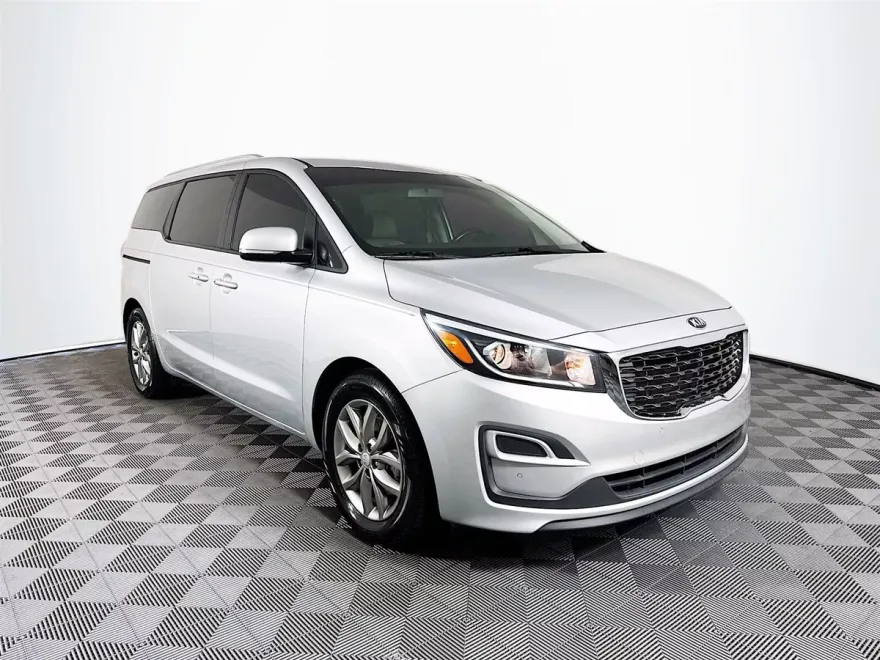 2021 Kia Sedona EX photo 1