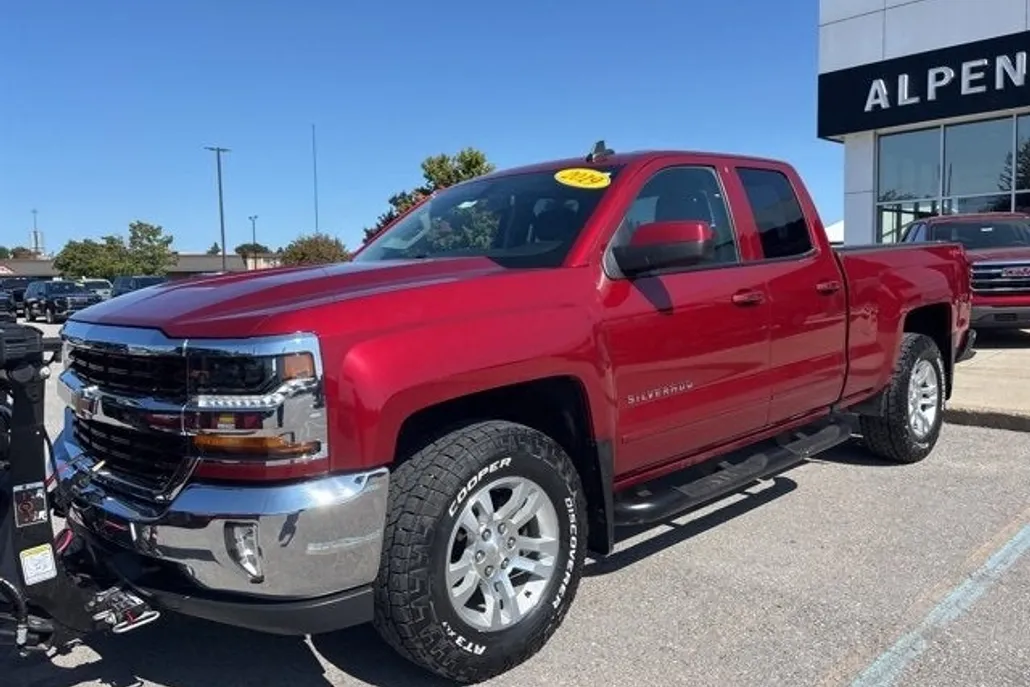 2019 Chevrolet Silverado LT photo 1