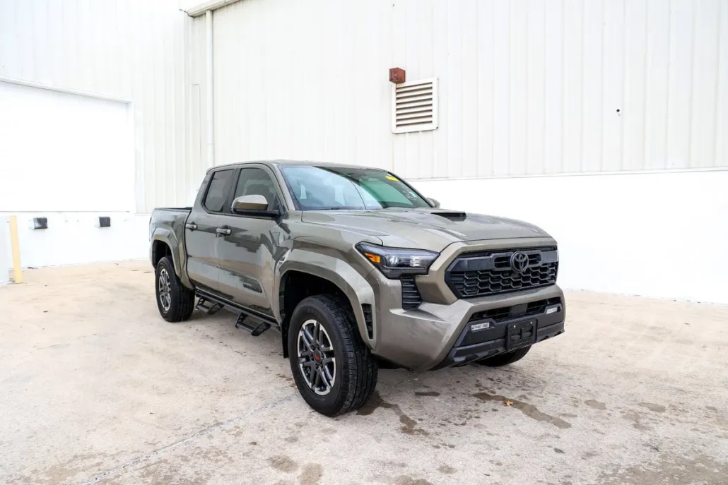 2024 Toyota Tacoma TRD Sport photo 1