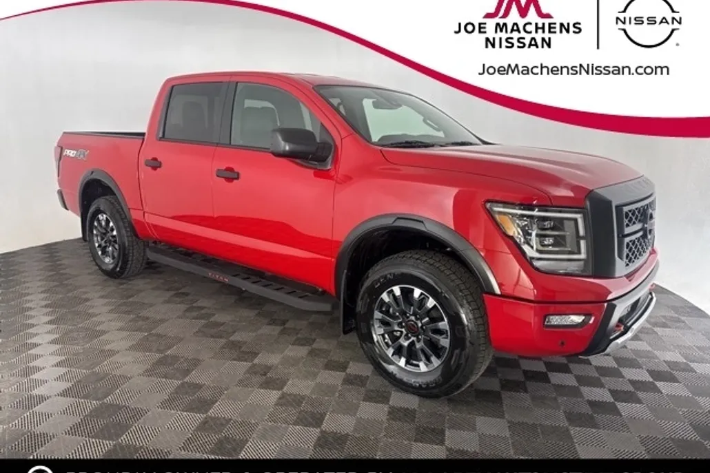 2024 Nissan Titan PRO-4X photo 1