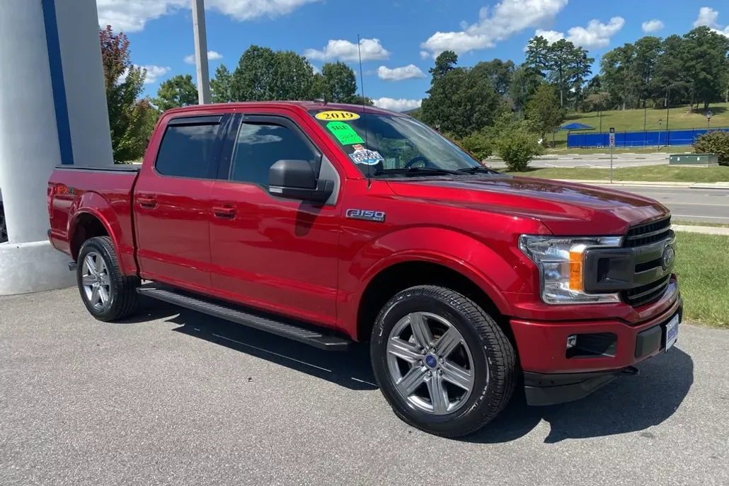 2019 Ford F-150 XLT photo 1