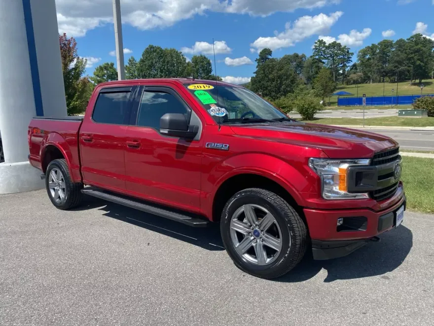 2019 Ford F-150 XLT photo 1