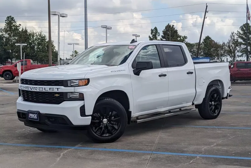 2022 Chevrolet Silverado 1500 Custom photo 1