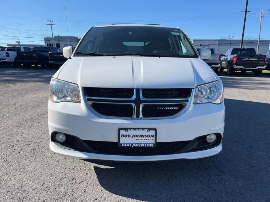 2017 Dodge Grand Caravan SXT photo 1