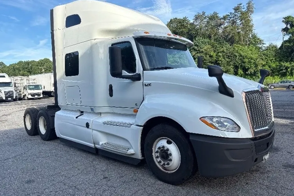 2019 International LT625 LT photo 1