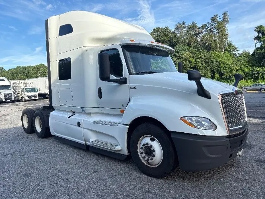 2019 International LT625 LT photo 1