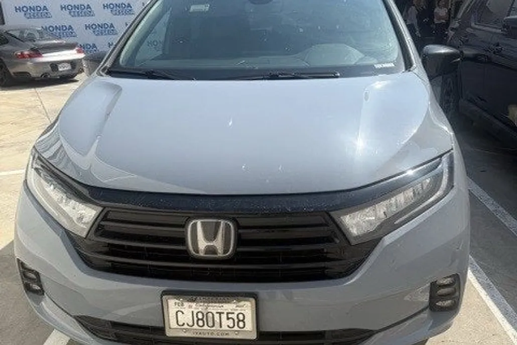 2023 Honda Odyssey Sport photo 1