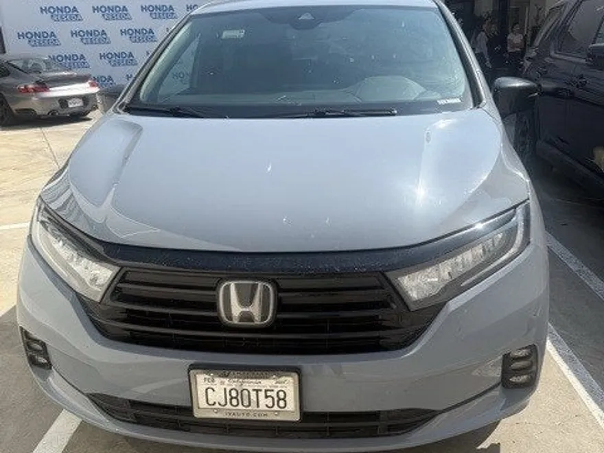 2023 Honda Odyssey Sport photo 1