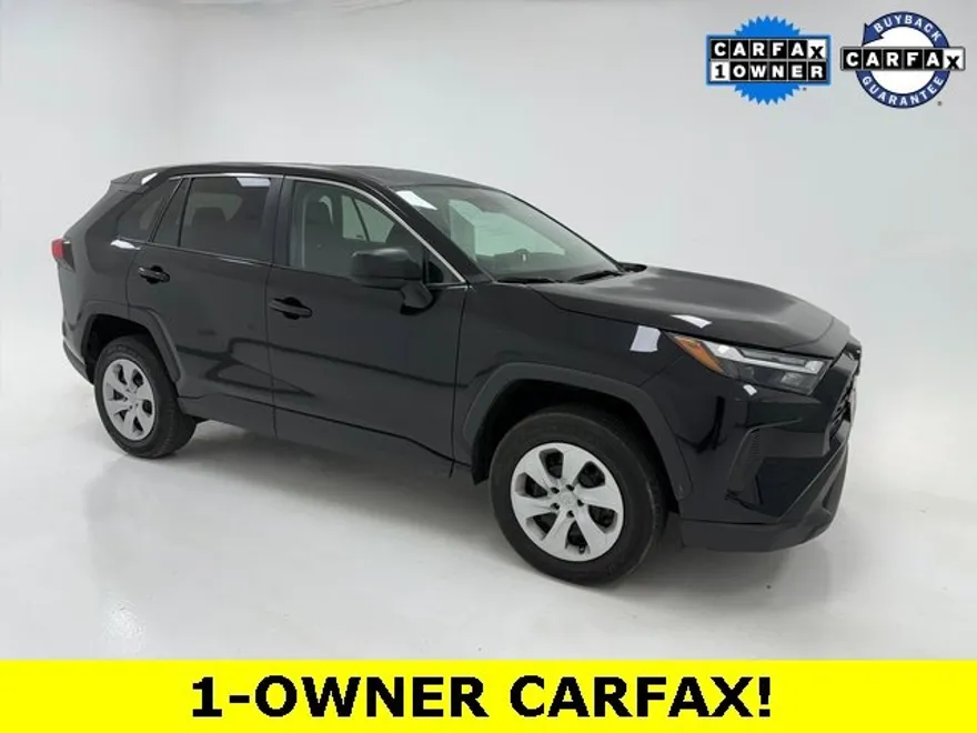 2024 Toyota RAV4 LE photo 1