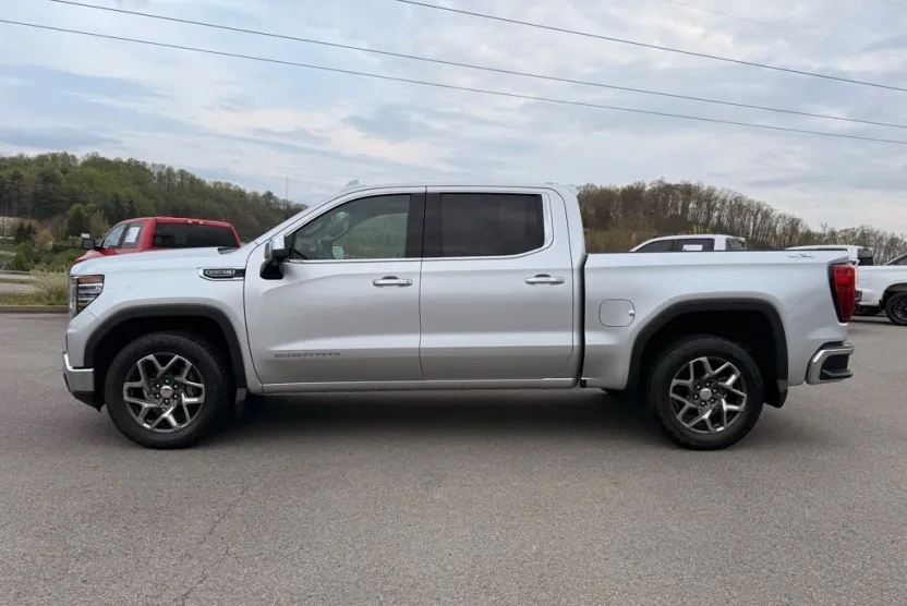 2022 Gmc Sierra 1500 SLT photo 1