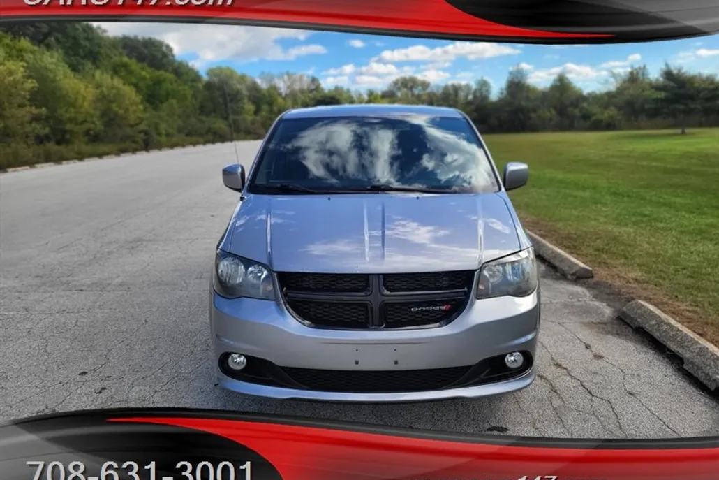 2013 Dodge Grand Caravan SXT photo 1