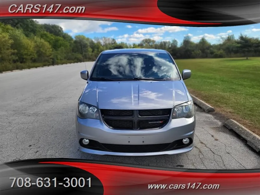 2013 Dodge Grand Caravan SXT photo 1