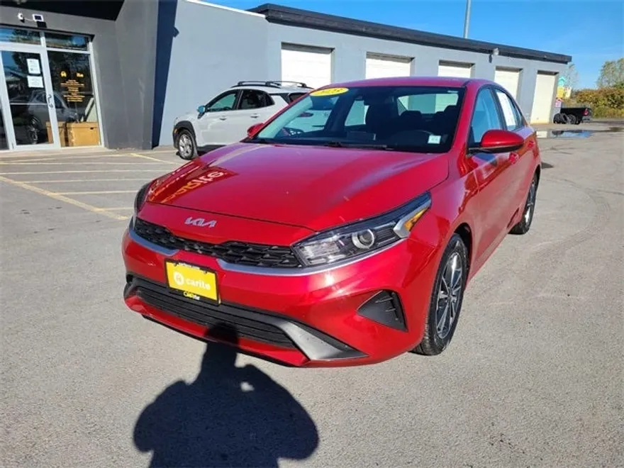 2023 Kia Forte LXS photo 1