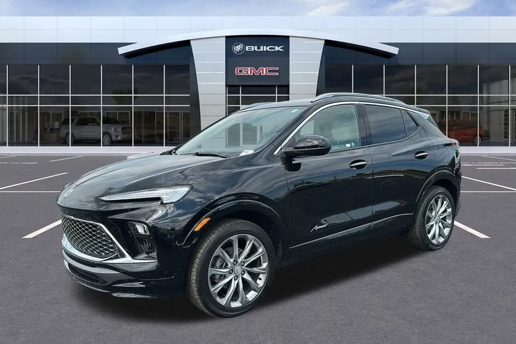 2024 Buick Encore GX Avenir photo 1