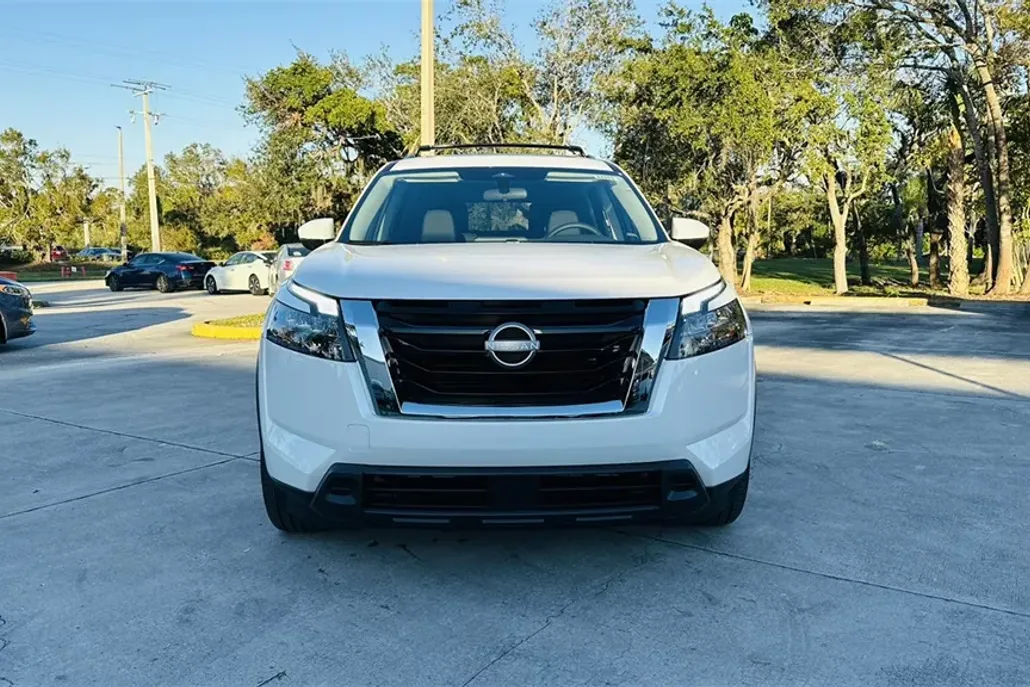 2025 Nissan Pathfinder SV photo 1