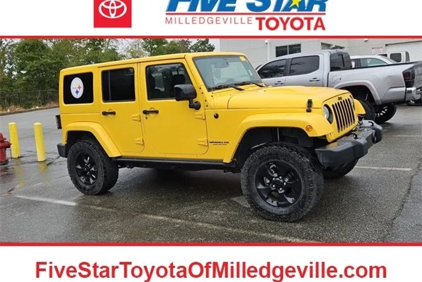 2015 Jeep Wrangler Unlimited Sahara photo 1
