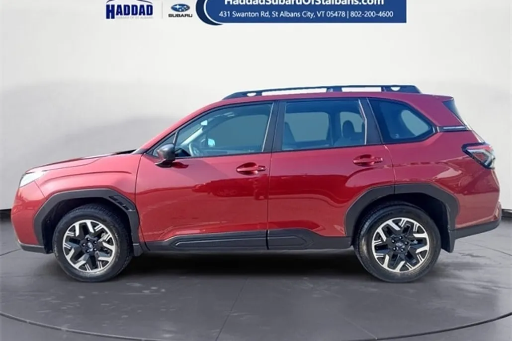2025 Subaru Forester Base photo 1