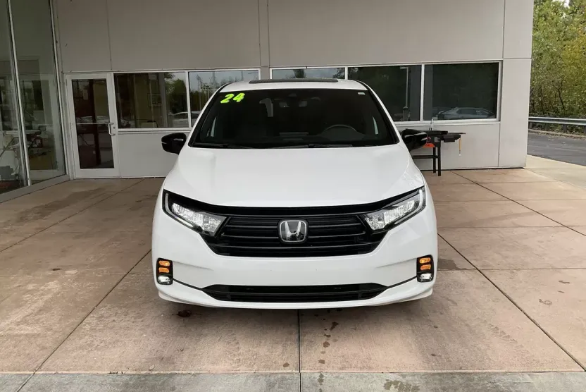 2024 Honda Odyssey Sport photo 1