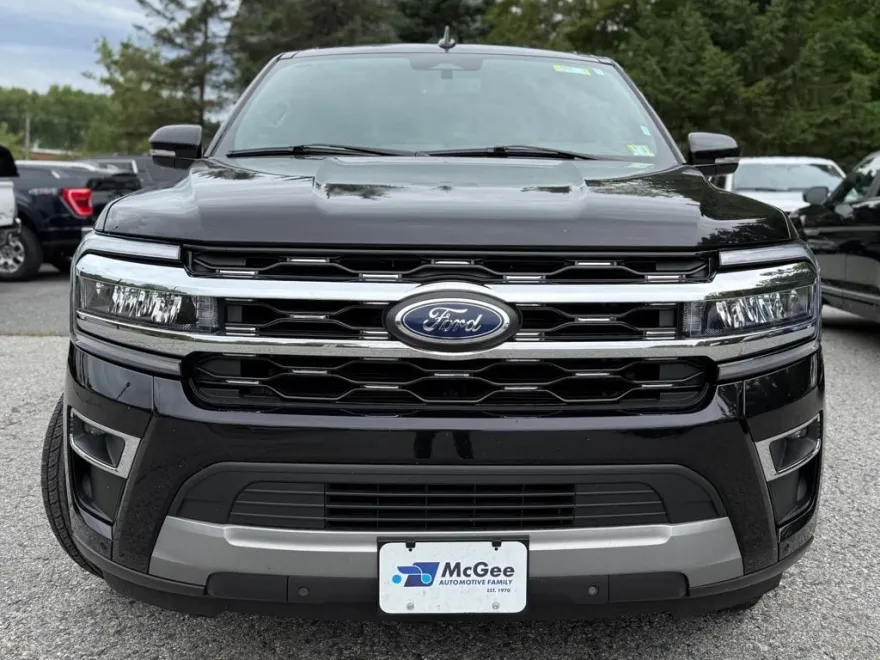2024 Ford Expedition Limited photo 1