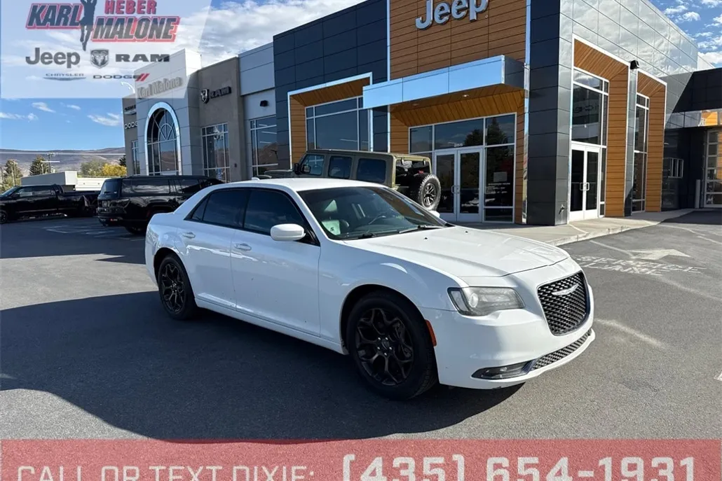 2019 Chrysler 300 S photo 1