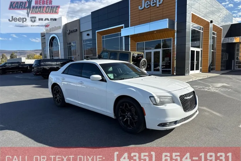 2019 Chrysler 300 S photo 1