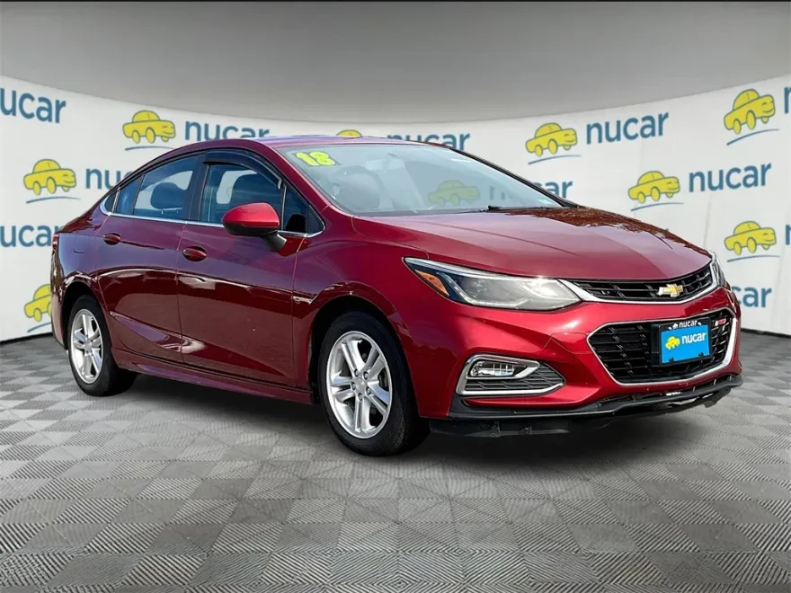 2018 Chevrolet Cruze LT photo 1