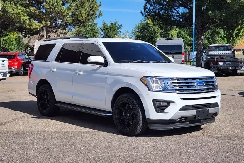 2021 Ford Expedition XLT photo 1