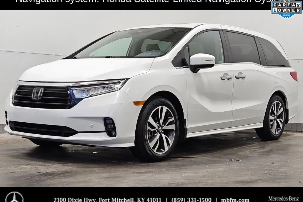 2023 Honda Odyssey Touring photo 1