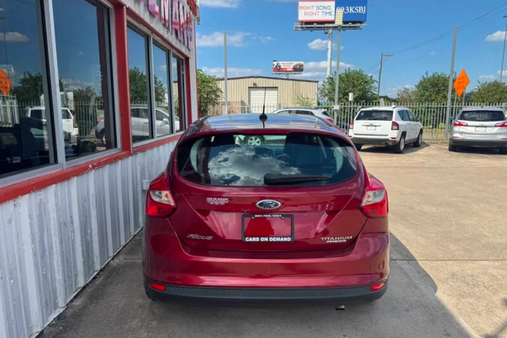 2014 Ford Focus Titanium photo 1