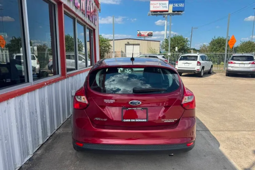 2014 Ford Focus Titanium photo 1