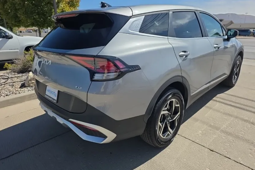 2024 Kia Sportage LX photo 1