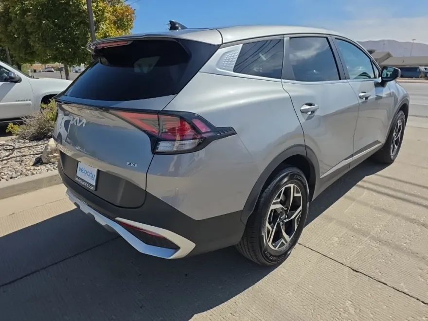 2024 Kia Sportage LX photo 1