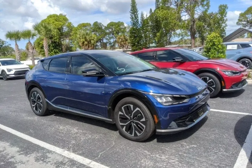 2024 Kia EV6 Wind photo 1