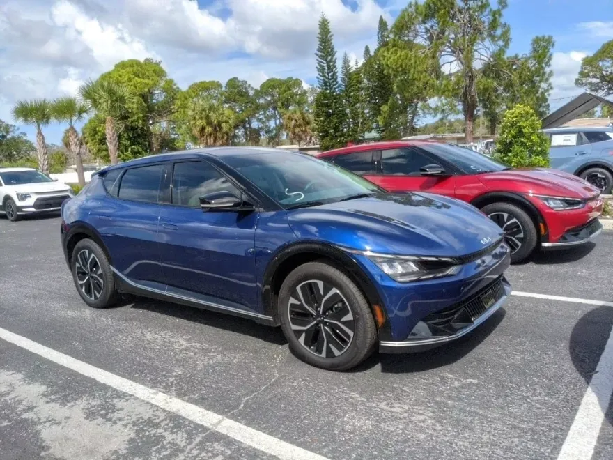 2024 Kia EV6 Wind photo 1