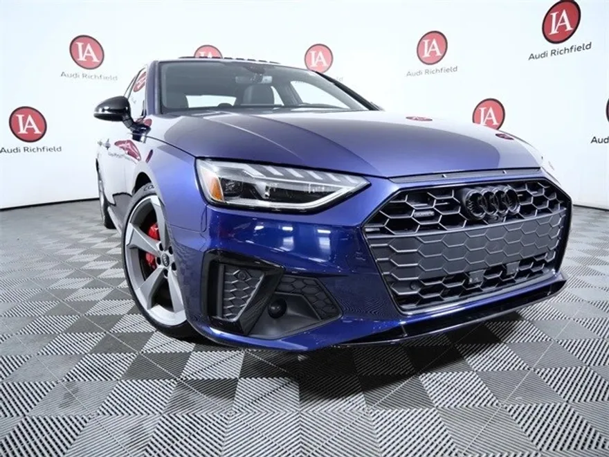 2022 Audi A4 45 S line Premium Plus photo 1