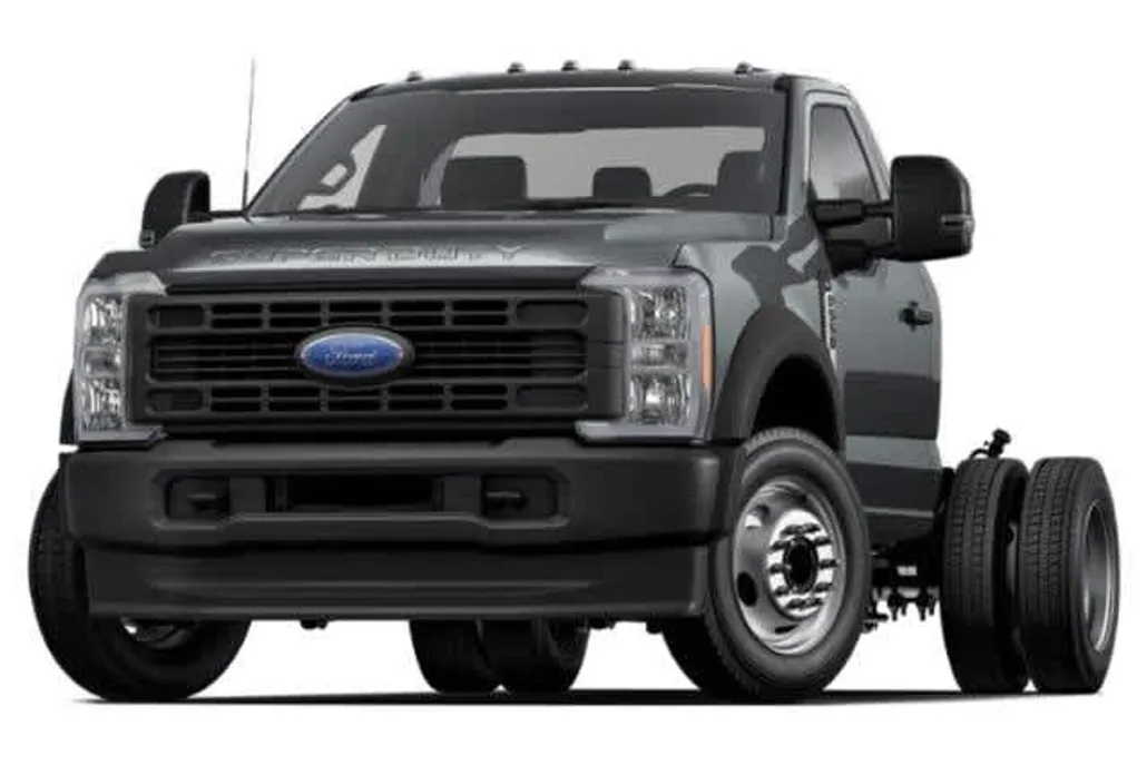 2025 Ford F-550 XL photo 1