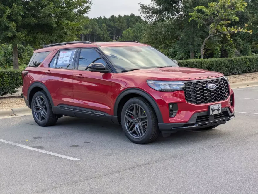 2025 Ford Explorer ST photo 1