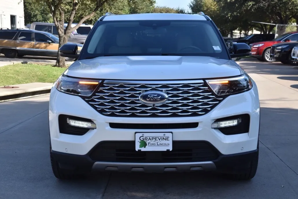 2022 Ford Explorer Platinum photo 1