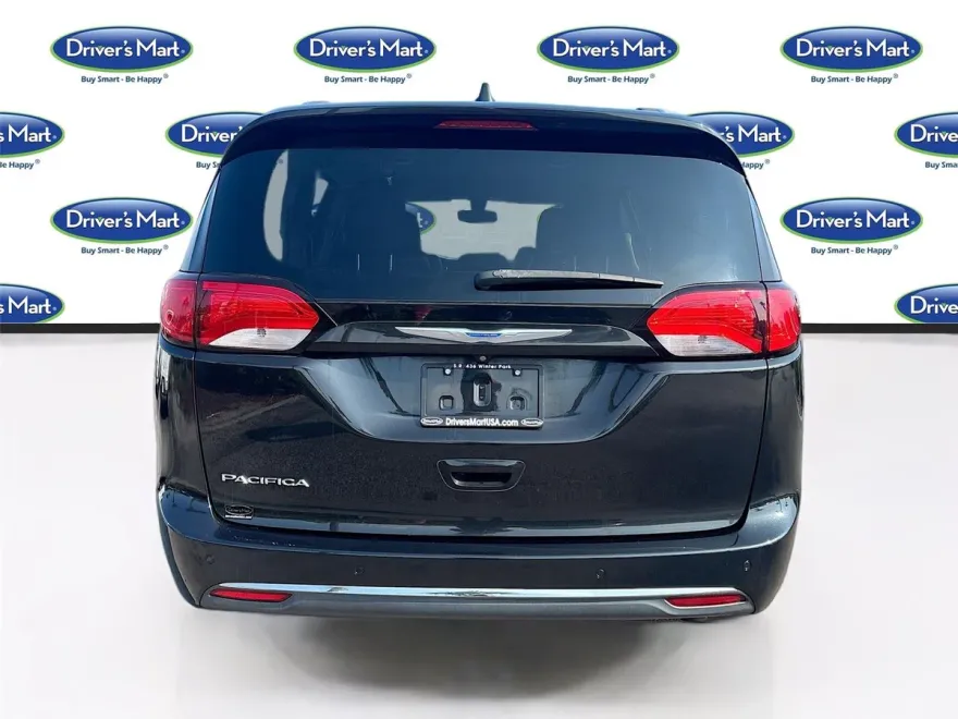 2018 Chrysler Pacifica Touring L photo 1