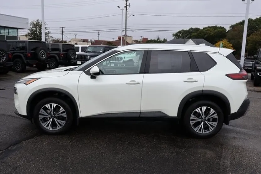 2023 Nissan Rogue SV photo 1